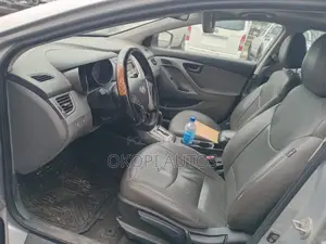 Hyundai Elantra 2012 Silver