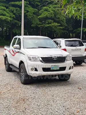 Toyota Hilux 2015 White