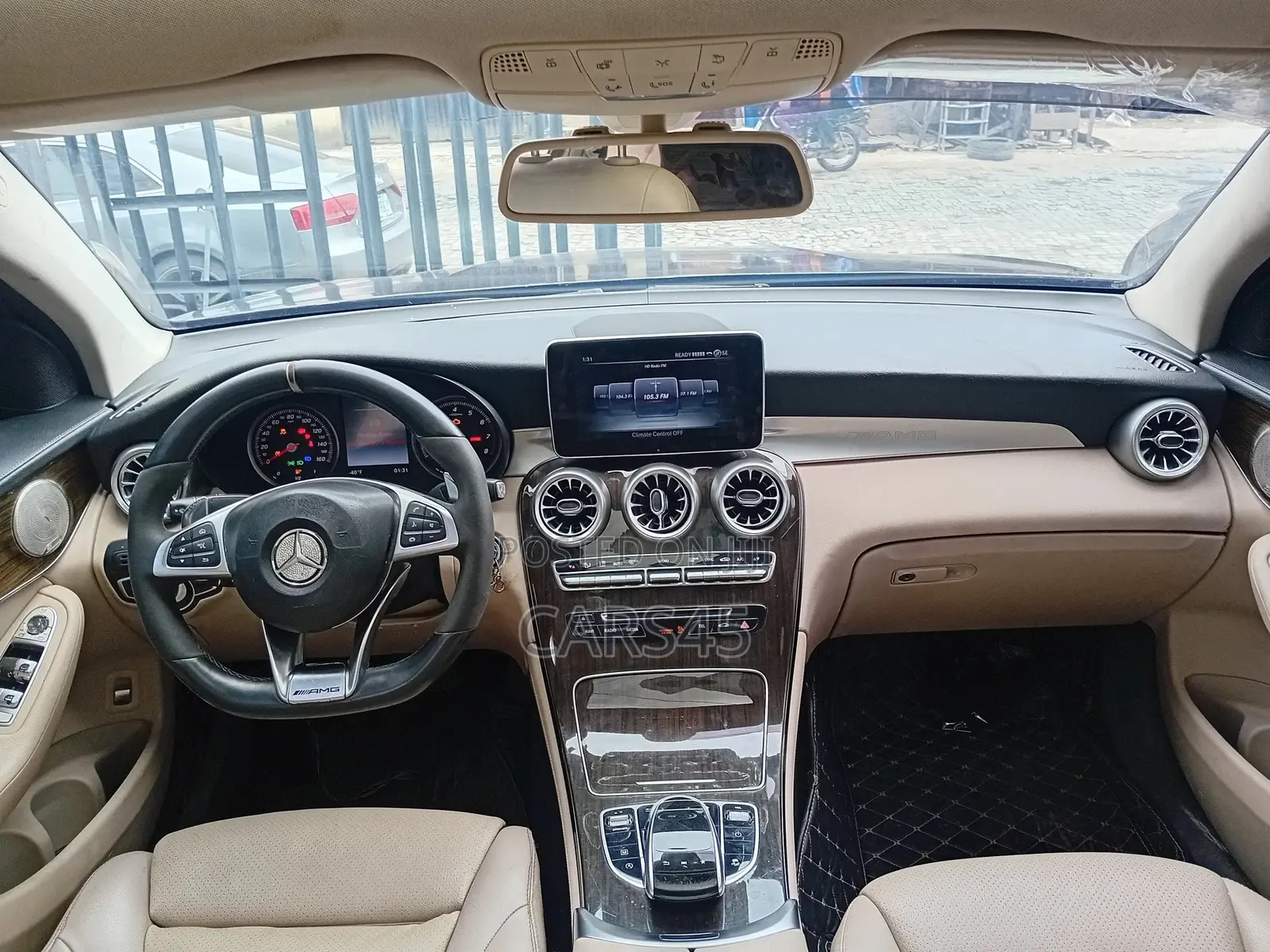 Mercedes-Benz GLC-Class GLC250 Sport Utility 4-Door (2.0L, 4cyl Turbo)