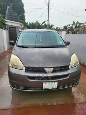 Toyota Sienna 2005 Gray