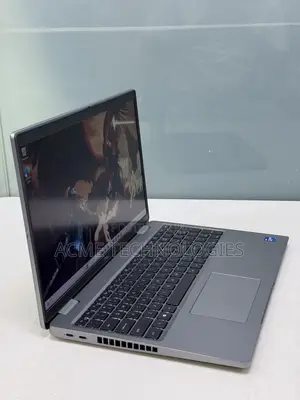 Laptop Dell Precision 3560 16GB Intel Core i5 SSD 256GB