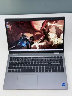 Laptop Dell Precision 3560 16GB Intel Core i5 SSD 256GB