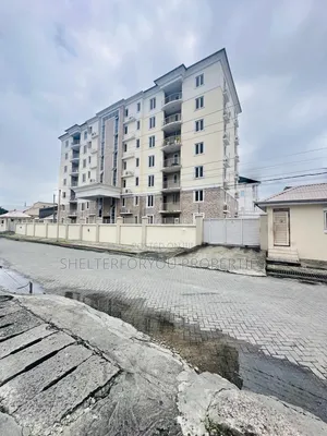 3bdrm Apartment in Lekki Phase 1 for rent