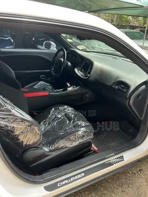 Dodge Challenger 2018 White