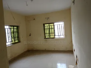 1bdrm Shared Apartment in Landwey Bus Stop, Sangotedo for rent
