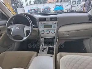 Toyota Camry LE 4dr Sedan (2.4L 4cyl 5A) 2008 Gold