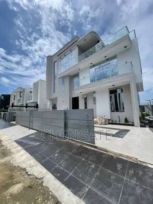 5bdrm Duplex in Chevron for sale