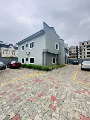 3bdrm Apartment in Lekki Phase 1 for rent