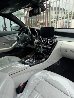 Mercedes-Benz C-Class C 300 4MATIC (W205) 2017 Red