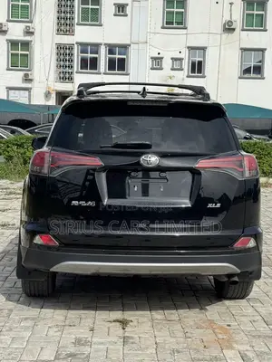 Toyota RAV4 XLE 4dr SUV AWD (2.5L 4cyl 6A) 2018 Black