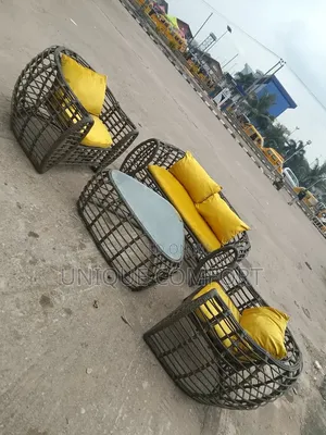 4 Seaters Rattan Outdoor Set With Glass Top Center Table (2,1,1)