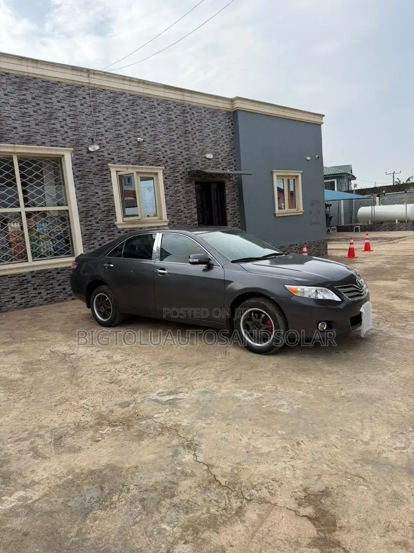 Toyota Camry 2008 Gray