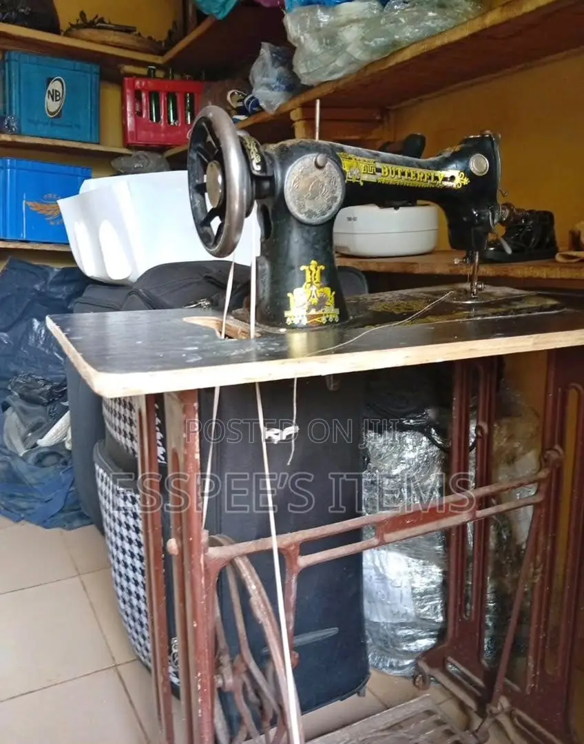 Butterfly Sewing Machine With Stand