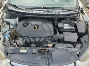 Hyundai Elantra 2012 White