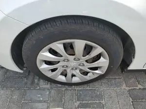 Hyundai Elantra 2012 White