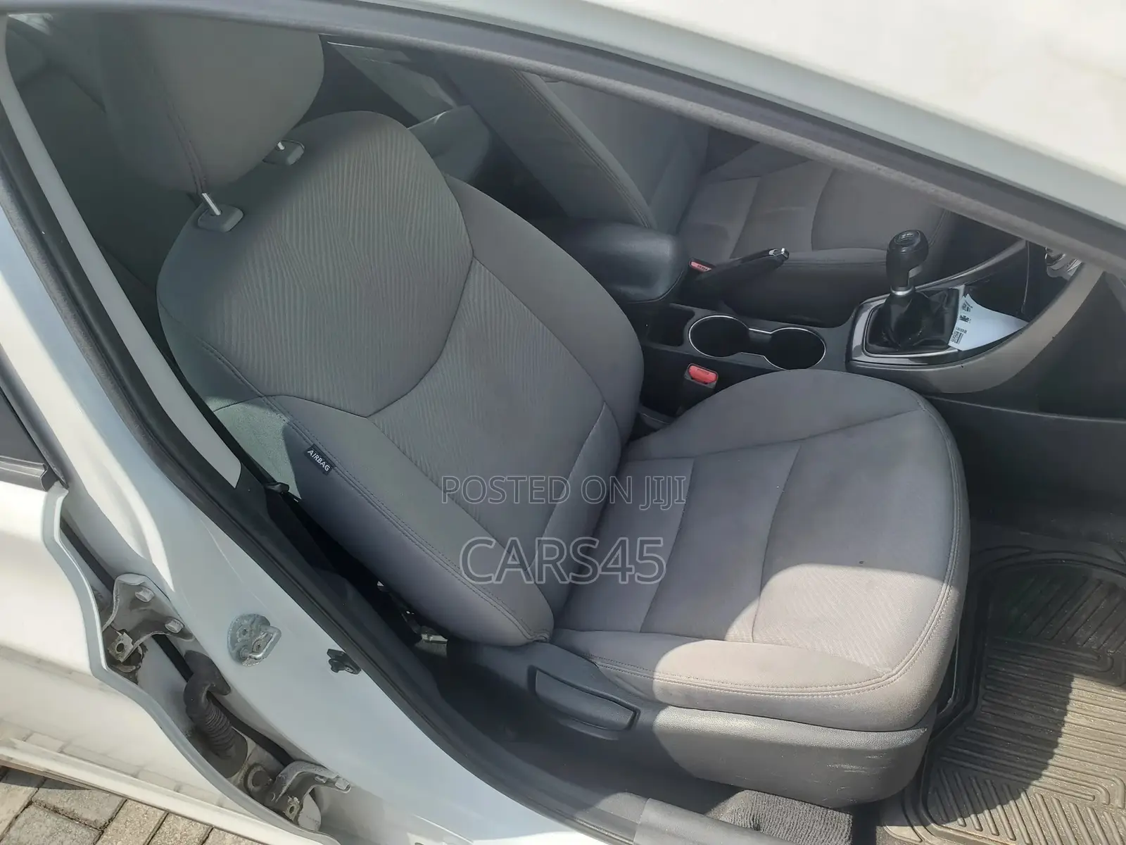 Hyundai Elantra 2012 White
