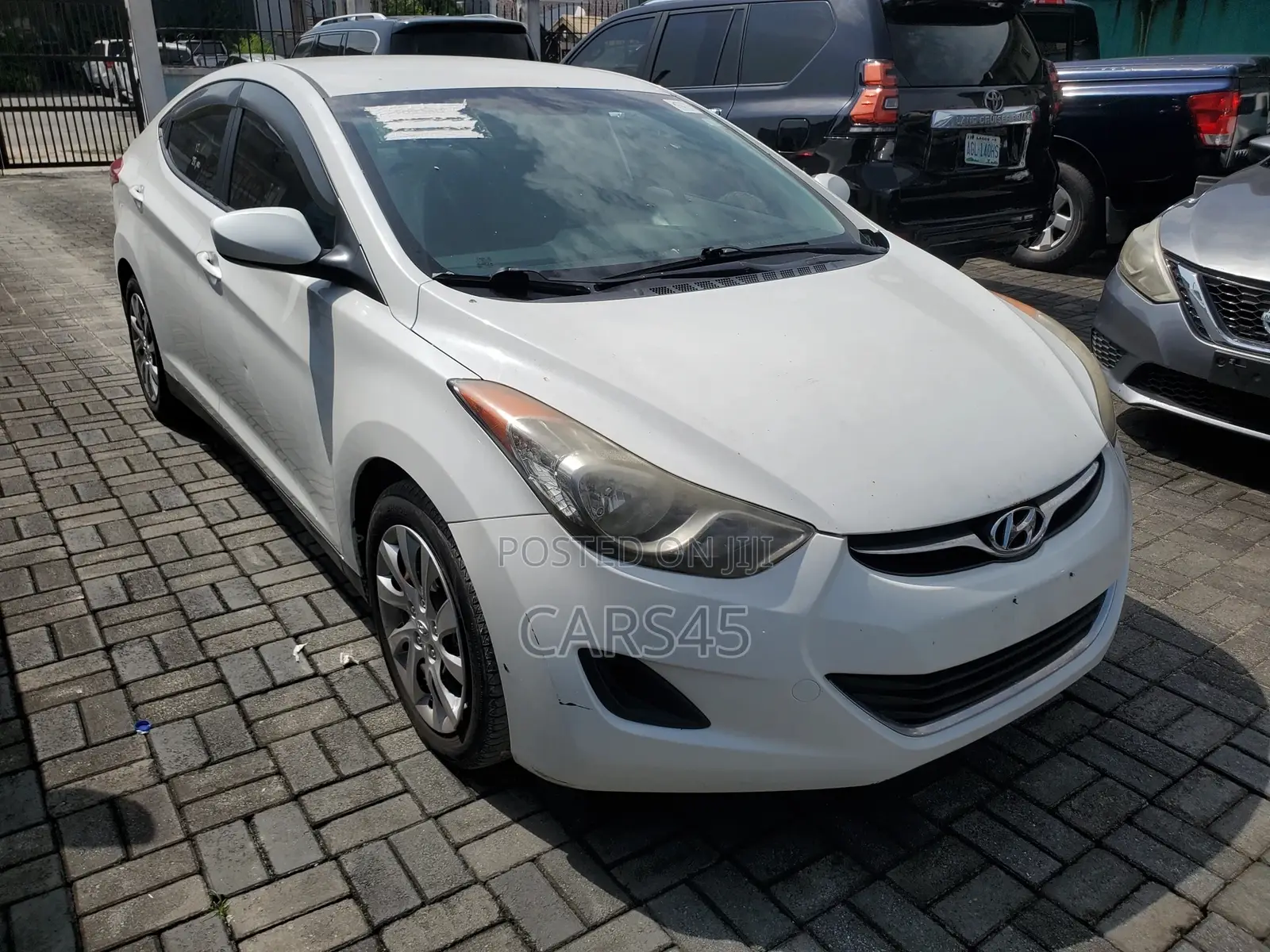 Hyundai Elantra 2012 White