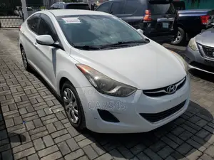 Hyundai Elantra 2012 White