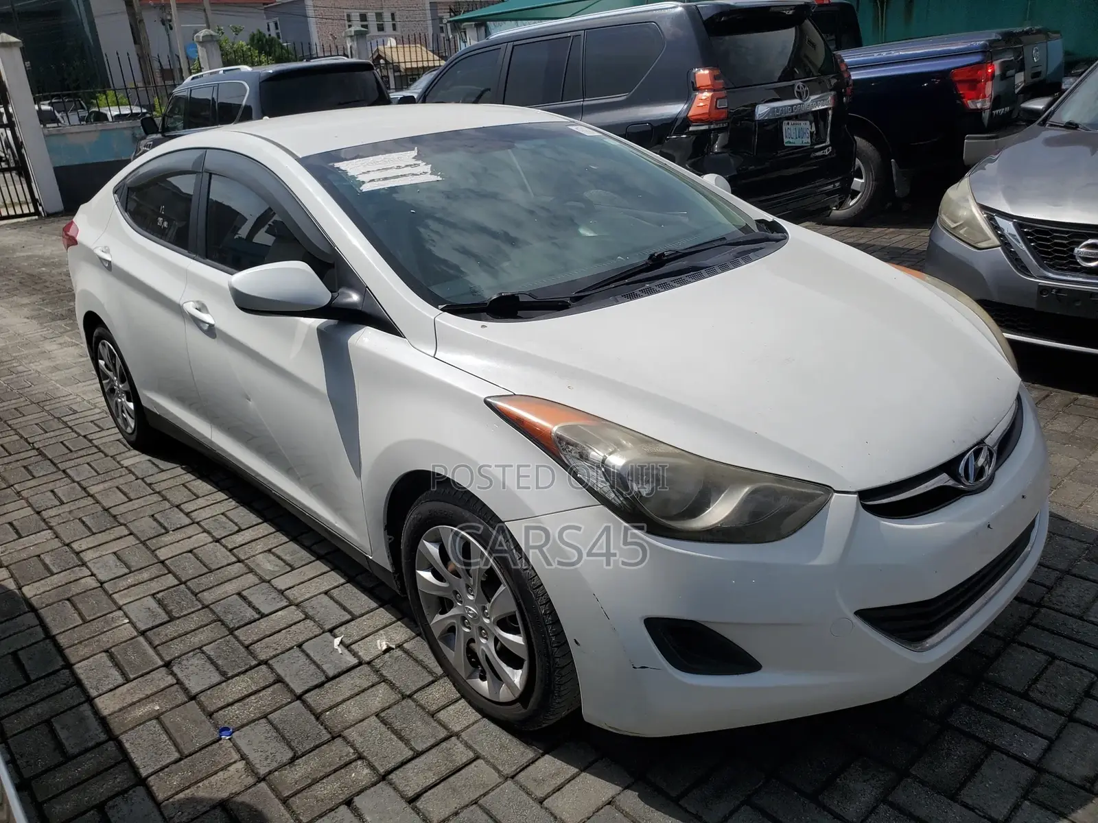 Hyundai Elantra 2012 White