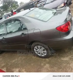 Toyota Corolla 2005 Gray