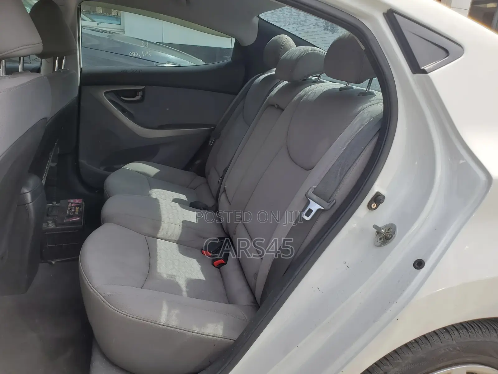 Hyundai Elantra 2012 White