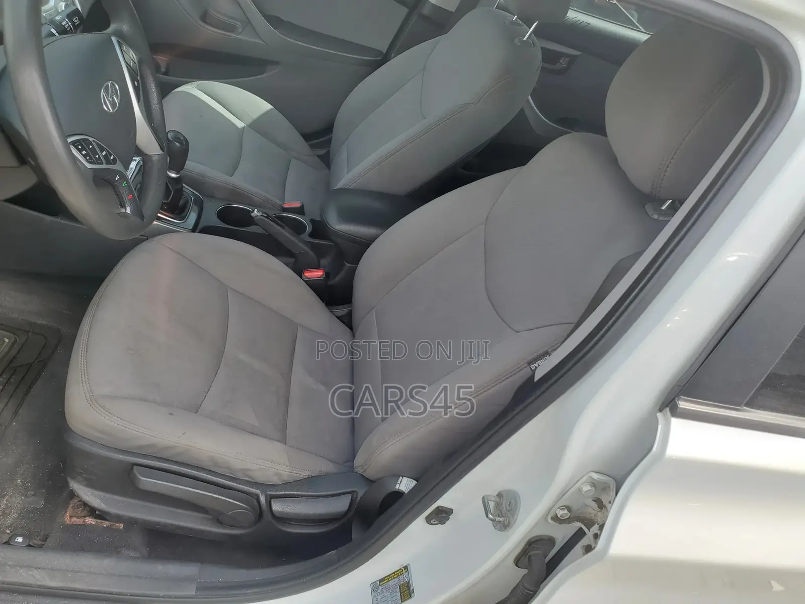 Hyundai Elantra 2012 White