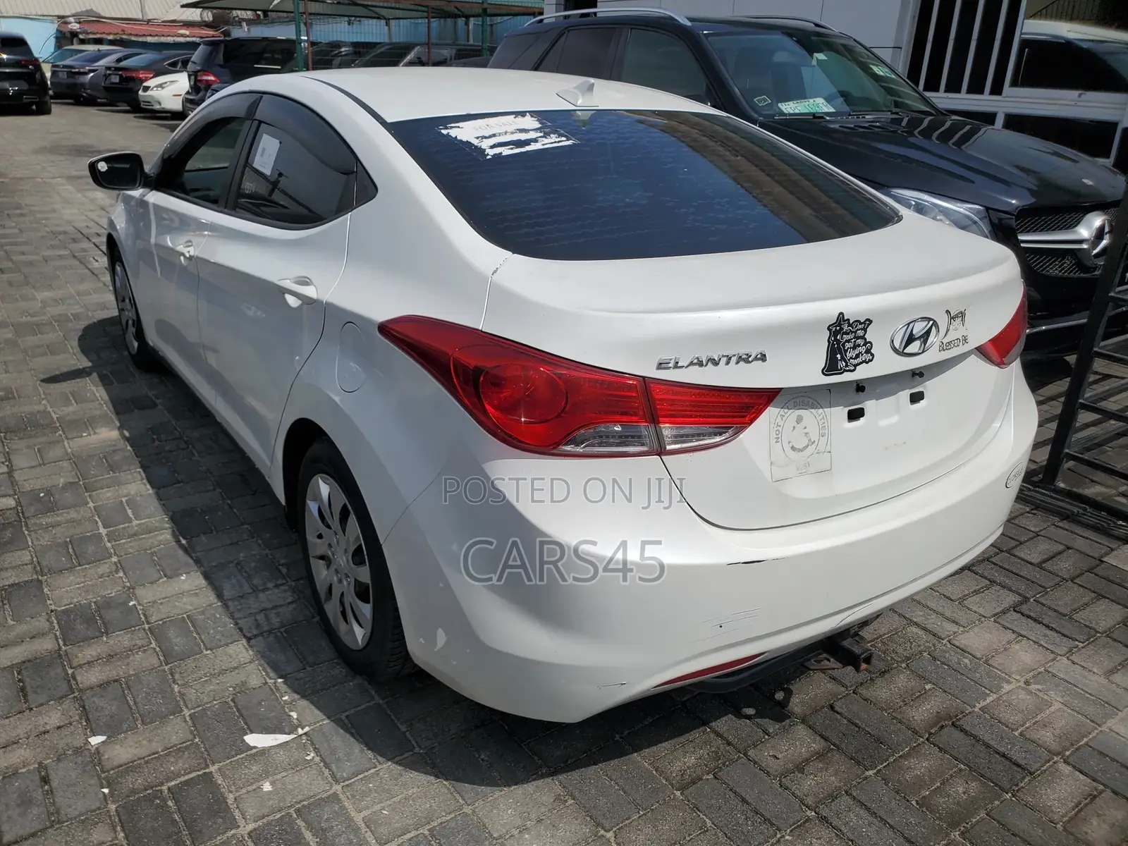 Hyundai Elantra 2012 White