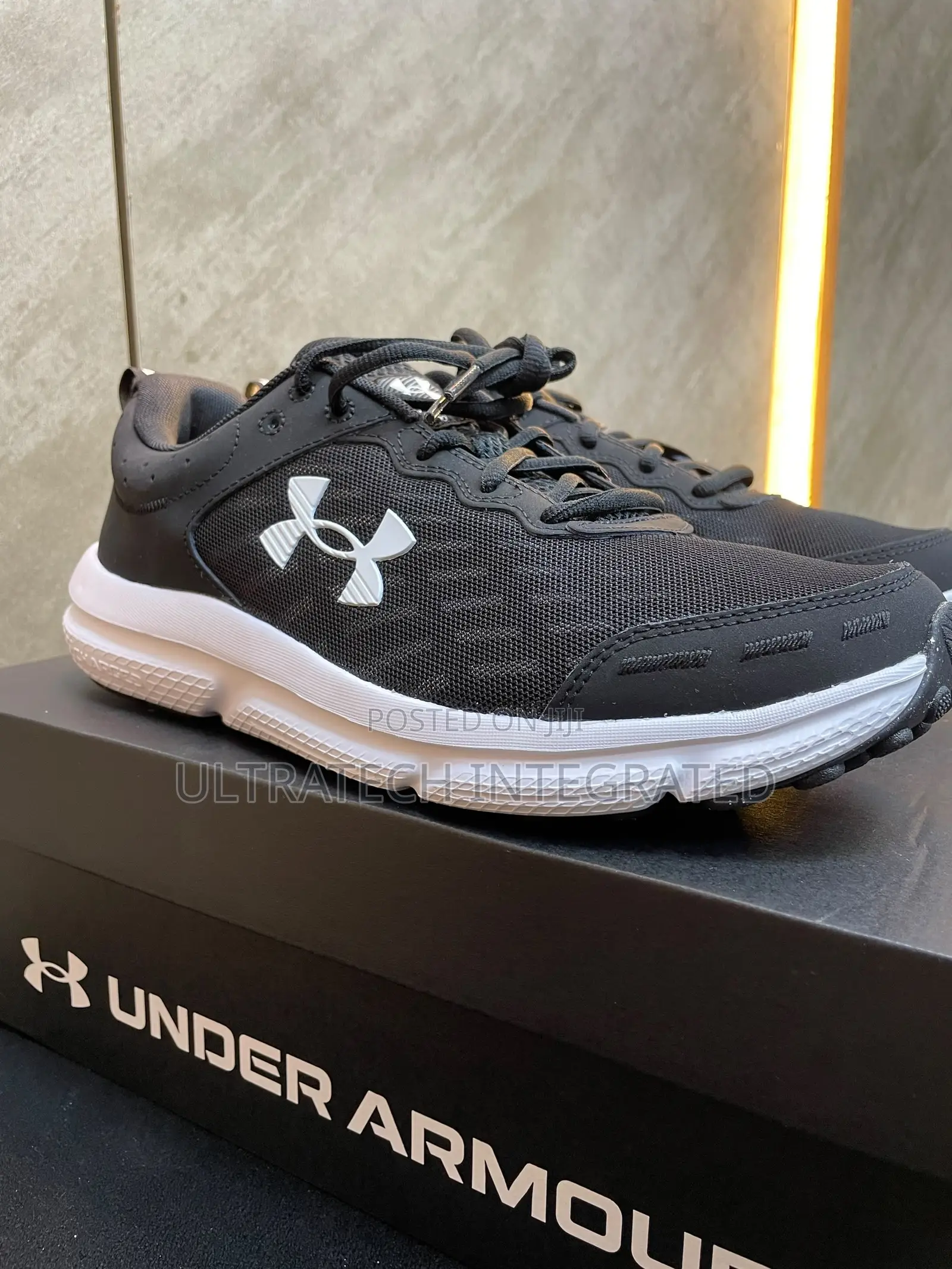 UNDER ARMOUR Men’s Charged Assert Running Shoe
