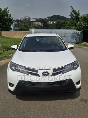 Toyota RAV4 LE 4dr SUV AWD (2.5L 4cyl 6A) 2015 White