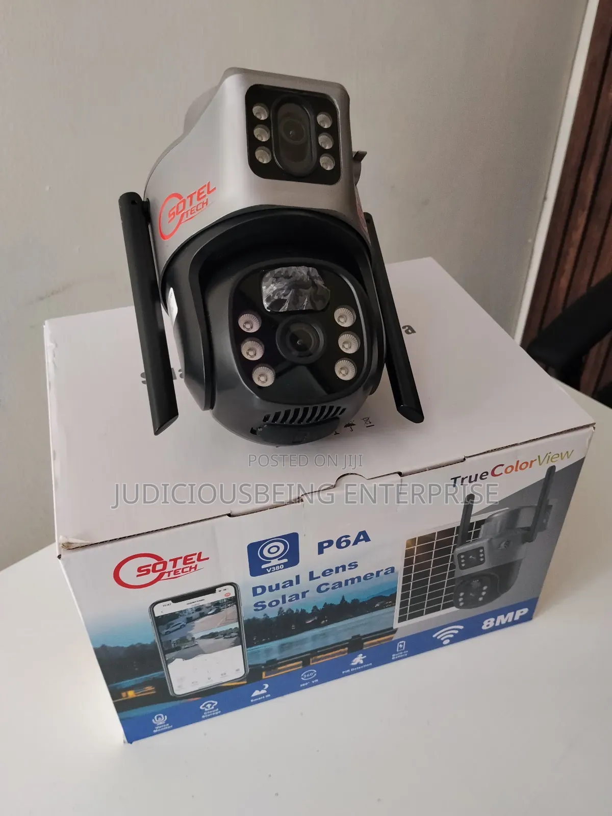 Dual Screens WiFi Solar Camera With 2 Way Audio