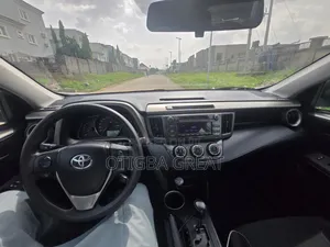 Toyota RAV4 LE 4dr SUV AWD (2.5L 4cyl 6A) 2015 White