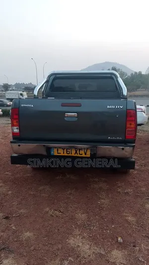Toyota Hilux 3.0 D-4D 4x4 2014 Gray