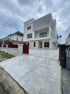 5bdrm Duplex in Osapa london for sale
