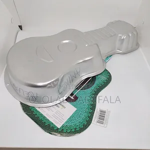 Wilton Guitar Baking Pan