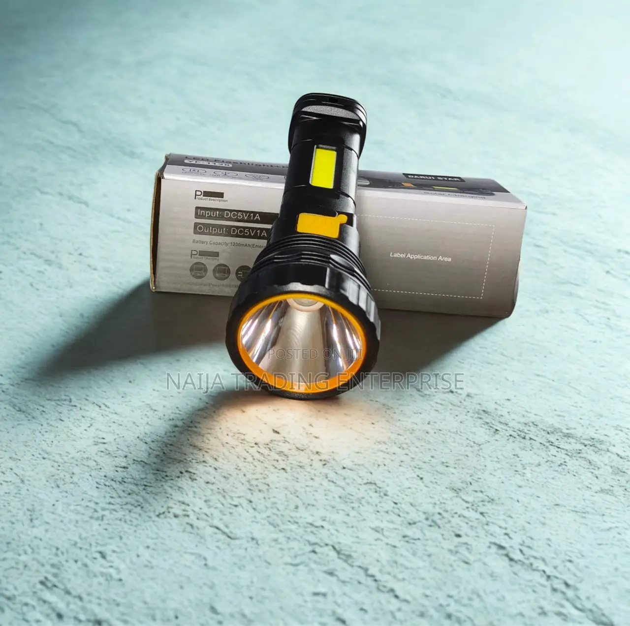 Solar & Rechargeable Roundfaced LED Flashlight