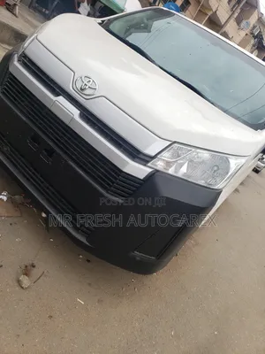 Toyota HiAce 2021 White