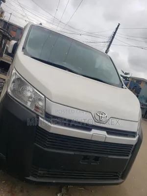 Toyota HiAce 2021 White