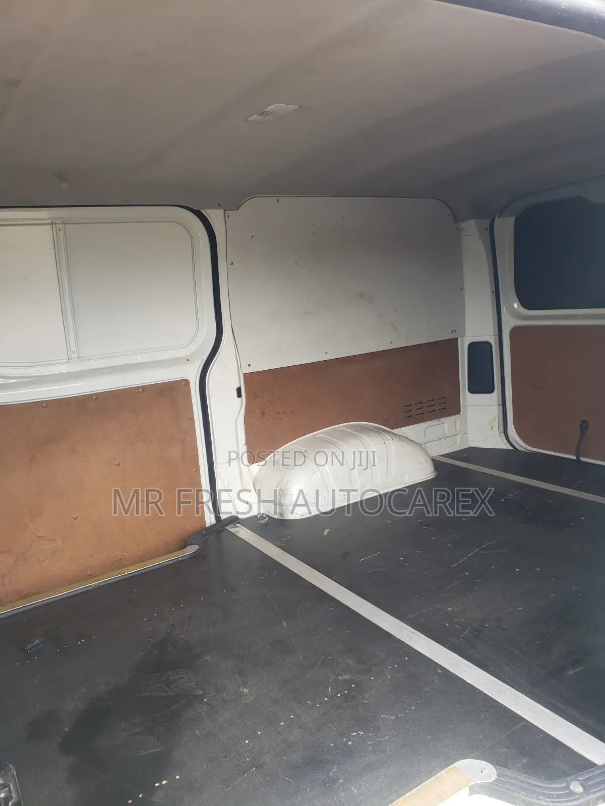 Toyota HiAce 2021 White