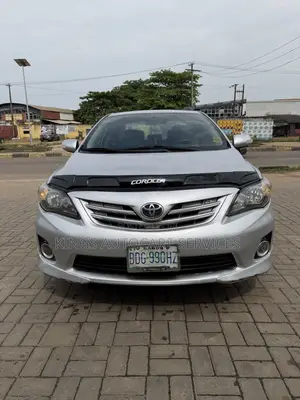 Toyota Corolla LE 4dr Sedan (1.8L 4cyl 4A) 2013 Silver