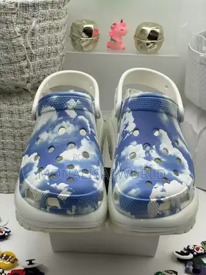 Flowering Mega Clog