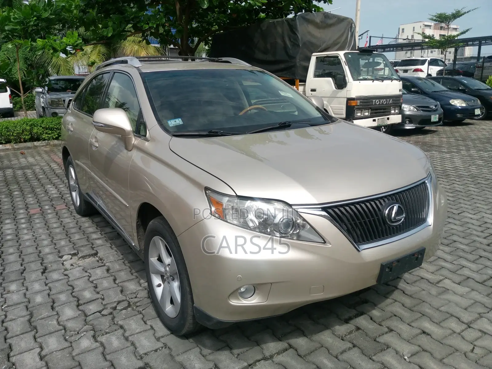 Lexus RX 2011 Gold