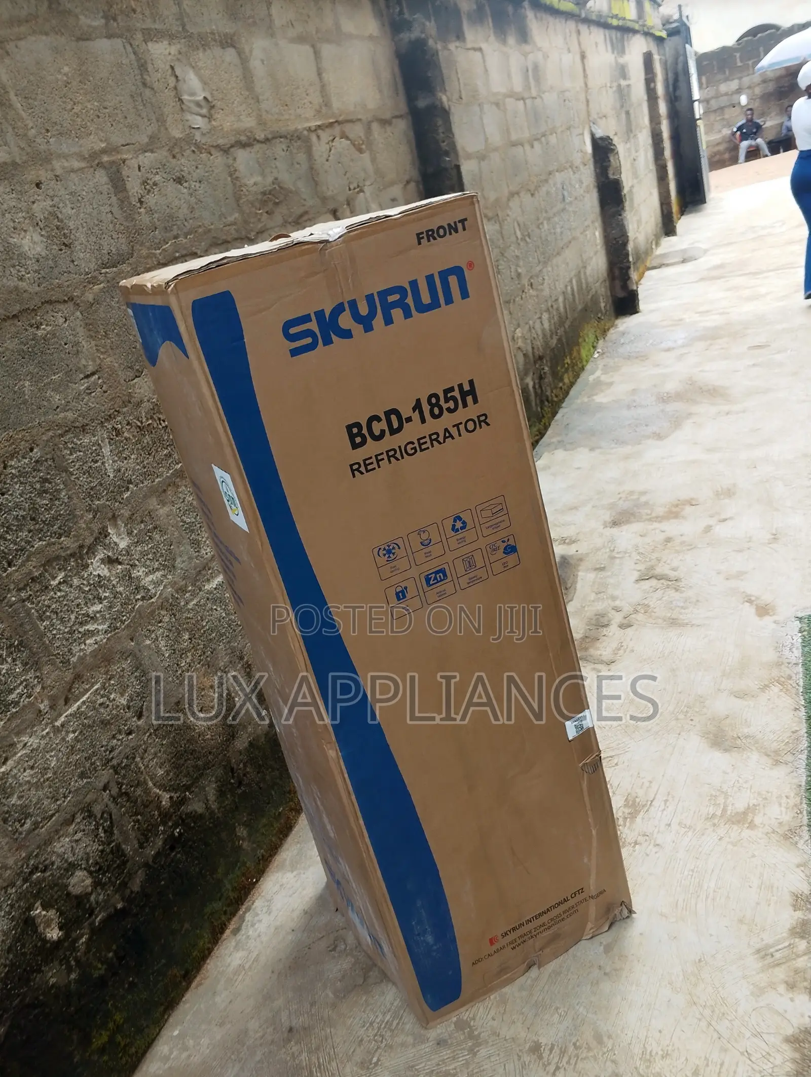 SKYRUN 180L Refrigerator With Freezer Compartment