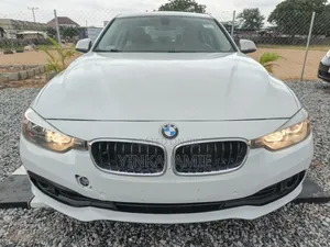 BMW 320i Sedan RWD 2017 White