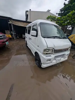 Suzuki APV Minibus 2010 White