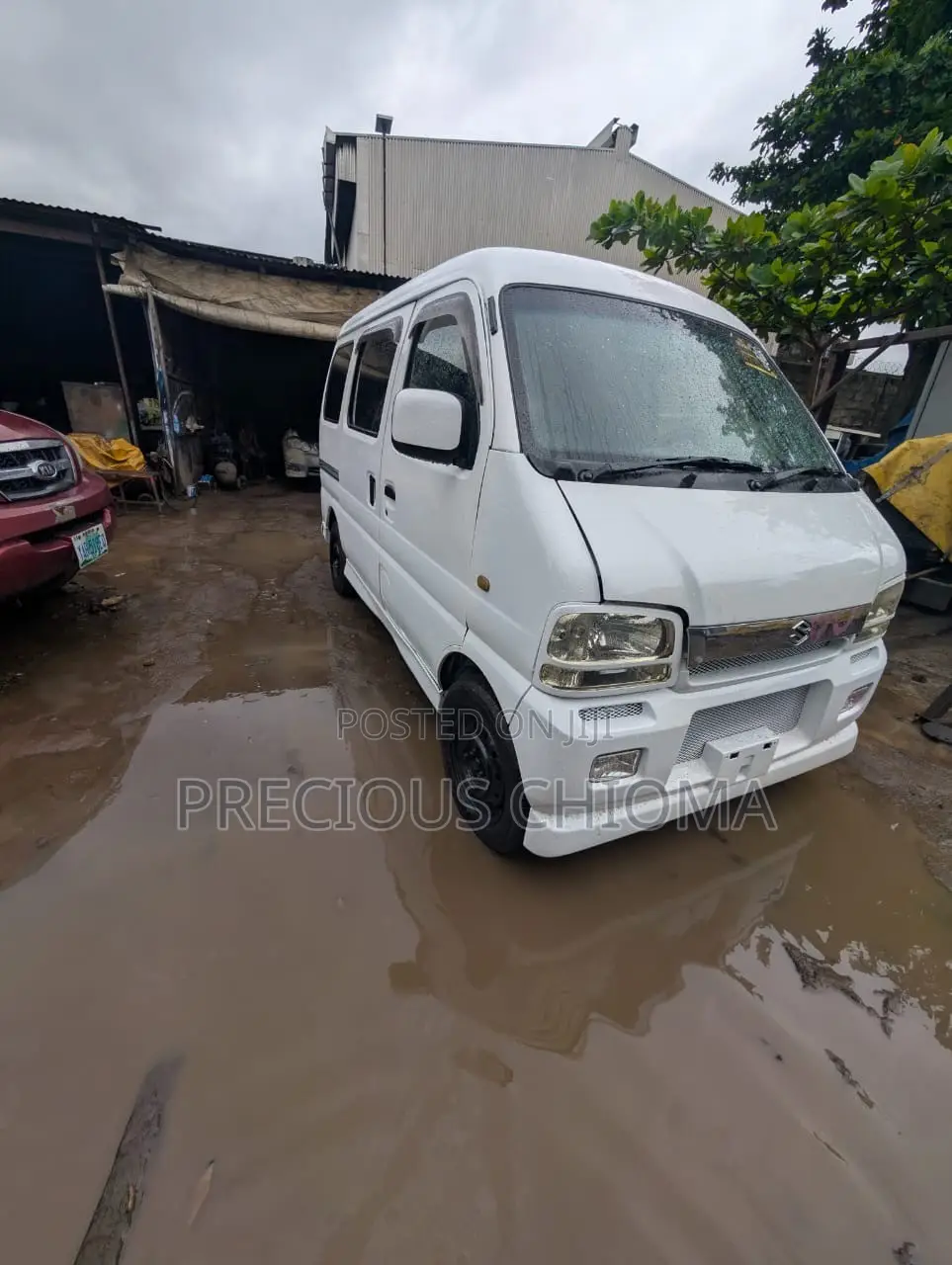 Suzuki APV Minibus 2010 White