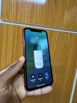 Apple iPhone XR 64 GB Red