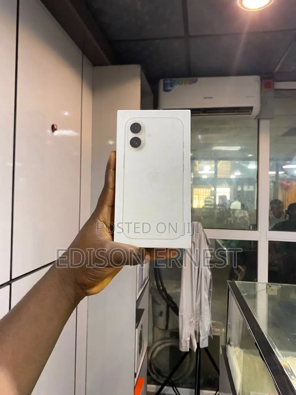 New Apple iPhone 16 128 GB White