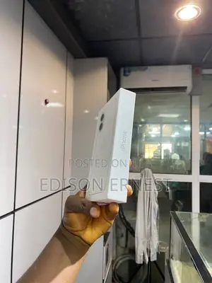New Apple iPhone 16 128 GB White