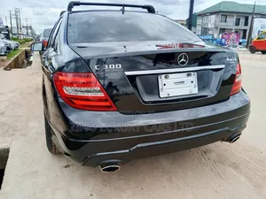 Mercedes-Benz C300 Sport 4Matic Sedan AWD (3.0L 6cyl 7A) 2012 Black
