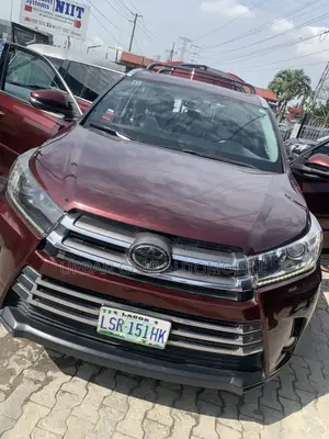 Toyota Highlander XLE 2019 Burgundy